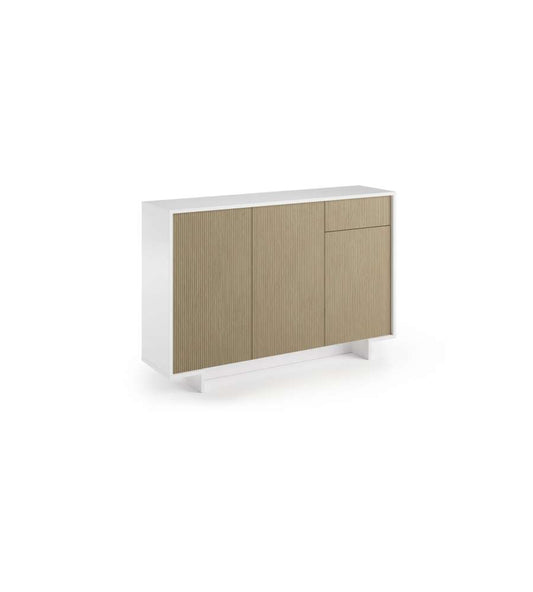 Schlankes Sideboard mit 3 Türen, Schublade und drei Innenregalen in hellem Rippenweiß